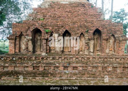 Der Wat Pa Sak in der Stadt Chiang Saen im Norden der Stadt Chiang Rai in Nordthailand. Thailand, Chiang Sean, November 2019 Stockfoto