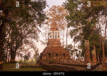 Der Wat Pa Sak in der Stadt Chiang Saen im Norden der Stadt Chiang Rai in Nordthailand. Thailand, Chiang Sean, November 2019 Stockfoto