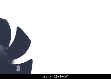 Computerlüfter auf weißem Hintergrund mit großem Kopierplatz isoliert. Weichfokus Stockfoto