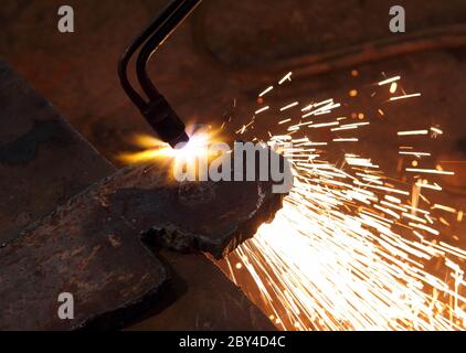 metallschneiden mit Acetylenschweißen Stockfoto