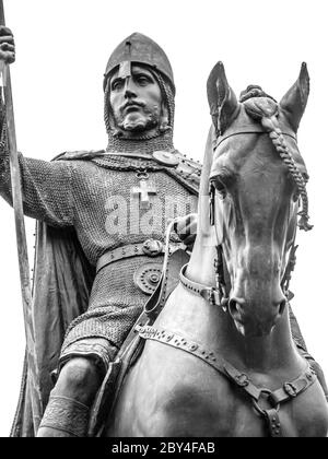 Detailansicht der Statue von St. Wenzel, Wenzelsplatz, Prag. Schwarzweiß-Bild.