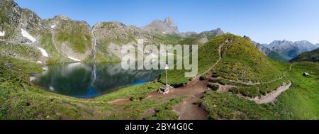 Der Lac Bleu in Chianale, Bergsee in den italienischen alpen von Cuneo, Piemont. Stockfoto