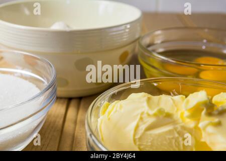 Kuchen Zutaten bereit, in Teig zum Backen gemischt werden Stockfoto