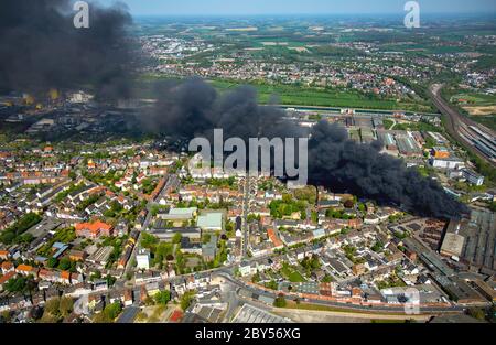 Verbrennung von WDI-Lagerraum in Hamm, 22.04.2019, Luftaufnahme, Deutschland, Nordrhein-Westfalen, Ruhrgebiet, Hamm Stockfoto