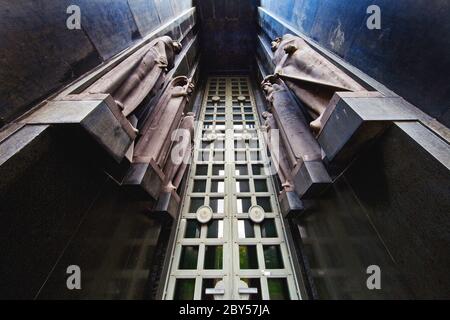 Trauersaal des Bochumer Hauptfriedhofs, nationalsozialistische Architektur, Deutschland, Nordrhein-Westfalen, Ruhrgebiet, Bochum Stockfoto