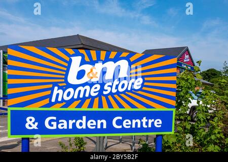 B&M Home Store & Garden Center Schild Stockfoto