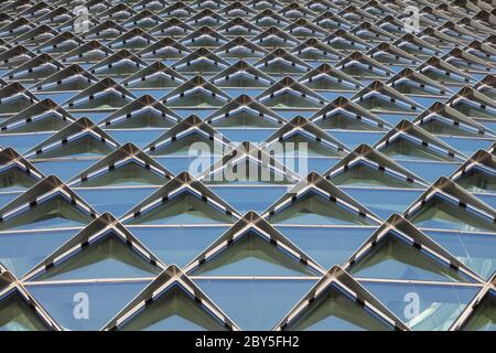 Adelaide South Australia 18. November 2019 : Blick auf die architektonischen Details des SAHMRI-Gebäudes, einer medizinischen Forschungseinrichtung in Adelaide, Stockfoto