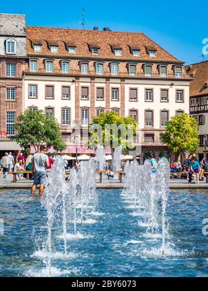 Blick auf den Place Kleber. Place Kleber - größter Platz im Zentrum der Stadt Straßburg. Stockfoto