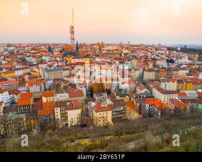 Zizkov Stadtteil und Fernsehturm, Prag, Tschechische republik Stockfoto