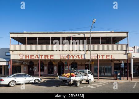 Broken Hill Australien 2. Dezember 2019 : das Theatre Royal Hotel in der Hauptstraße von Broken Hill, NSW Stockfoto