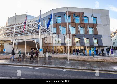 Vorderansicht des schottischen Parlamentsgebäudes in der Holyrood Gegend von Edinburgh, Hauptstadt von Schottland, Teil von Großbritannien Stockfoto