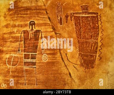 Repliken von Anasazi (Ancestral Puebloans) Petroglyphen und Piktogrammen am Rand des Cedars Museum und State Park, Blanding, Utah, USA Stockfoto