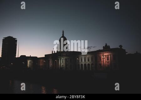 Custom House Quay, Dublin, Irland Stockfoto