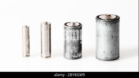 Alte Batterien isoliert auf weißem Hintergrund Stockfoto