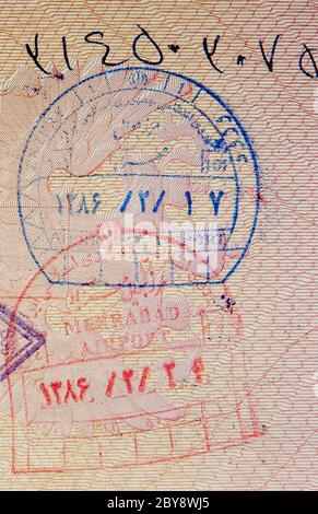 Reisepass mit iranischen Briefmarken Stockfoto