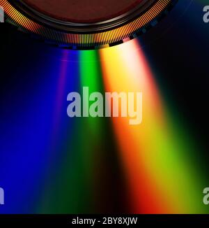 Compact Disk auf schwarzem Hintergrund isoliert Stockfoto