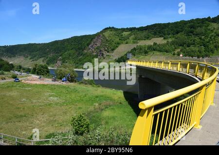 Brücke über die Mosel bei Koppelberg Stockfoto