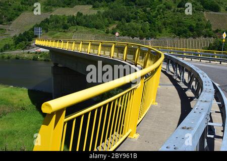 Brücke über die Mosel bei Koppelberg Stockfoto