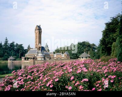 Jagdschloss Sint-Hubertus im Nationalpark De Hoge Veluwe in Ede, Niederlande. Prominenter niederländischer Architekt Berlage. Stockfoto