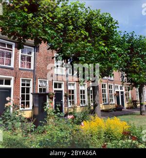 Sint Anthony Gasthuis (St. Antony's Hofje = Hof mit Almshusen), Innenstadt von Groningen, Niederlande. Gegründet 1517 Stockfoto