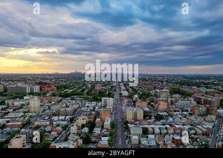 U-Bahn-Strecken entlang des südlichen Brooklyn, die Coney Island, Brighton Beach, Ocean Parkway und Sheepshead Bay anfahren. Stockfoto