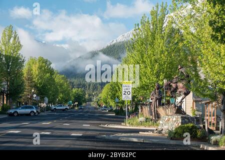 Bronzeskulpturen auf der Main Street von Joseph, Oregon. Stockfoto