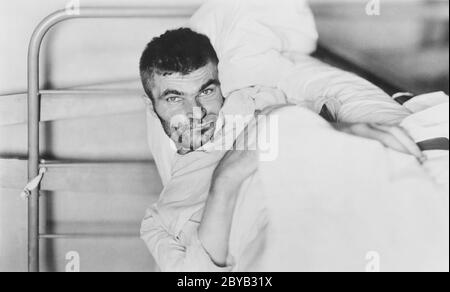 Amerikanischer Veteran mit Behinderung im Krankenhausbett, Edward Hines Memorial Hospital, Chicago, Illinois, USA, Foto von amerikanischen Veteranen mit Behinderung des Weltkriegs, 1931 Stockfoto