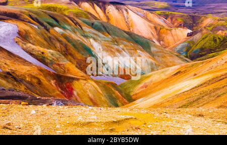 Bunte Berge am Landmannalaugar - Start des Laugavegur-Weges, Island. Stockfoto