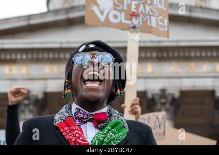 London, 3. Juni 2020. Etwa 15000 Menschen hat sich bei Black Lives Matter nach dem Mord an George Floyd in Minneapolis durch Polizeibeamten Stockfoto