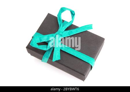 Wunderschön verpackte schwarze und blaue Geschenkbox Stockfoto