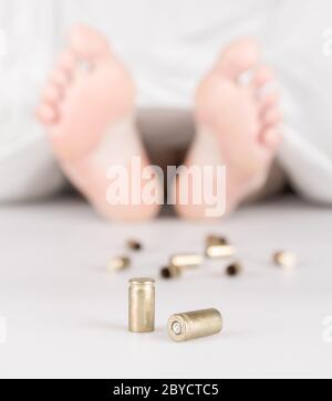 Leiche mit Kugeln Stockfoto