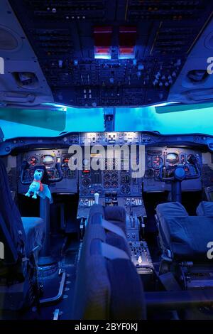 Das Cockpit des Airbus A300 B4-203.Museum Aeroscopia Museum. Blagnac. Toulouse. Haute-Garonne. Okzitanien. Frankreich Stockfoto