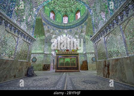 Verspiegelten Innenraum des Ali Ibn Hamza Schrein in Shiraz, Iran Stockfoto