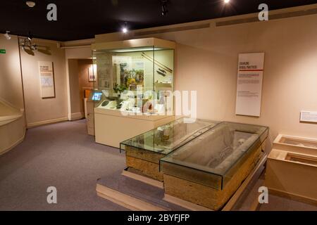 Allgemeine Ansicht der römischen Grabstätten im Verulamium Museum, St. Albans, Herts, Großbritannien. Stockfoto