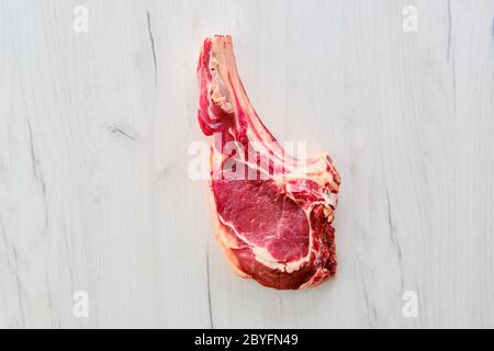 Blick von oben auf das Ribeye-Steak vom Rind Stockfoto