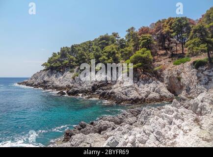 Amarantos Felsen auf der Insel Skopelos bei den Sporaden in Griechenland Stockfoto