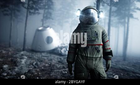 Astronaut im Nebelnachtschauenwald. Angst und Schrecken. Landeplatz. 4K-Animation. 3d-Rendering. Stockfoto