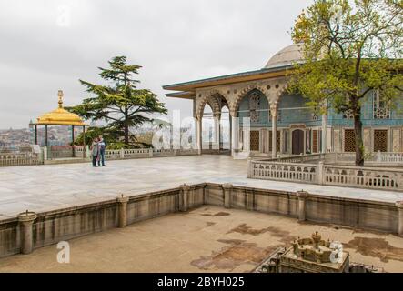 Der Topkapi-Palast ist eines der wichtigsten Wahrzeichen Istanbuls und Hauptwohnsitz der osmanischen Sultane Stockfoto