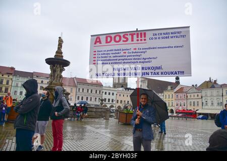 Protest von Millionen Momenten für die NGO Demokratie gegen Regierungsmaßnahmen nicht nur während der Coronavirus-Epidemie beginnt in Ceske Budejovice, Tschechische Republik, Stockfoto