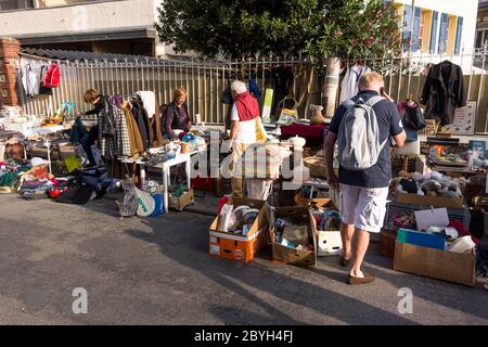 Sonntag Flohmarkt, Dinard, Bretagne, Frankreich Stockfoto