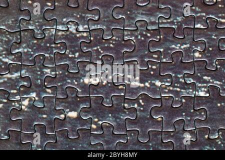 Stichsäge mit Details. Puzzle fertig. Endgültige Lösung Stockfoto