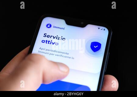 Neue Handy-App Immuni, von der italienischen Regierung gefördert und von Bending Spoon entwickelt, um Kontakt zu verfolgen COVID-19 Fälle unter Italiens Bürgern. Stockfoto