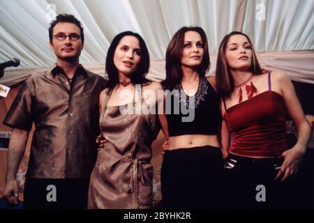 The Corrs Backstage beim Glastonbury Festival 1999, Somerset, England, Großbritannien. Stockfoto