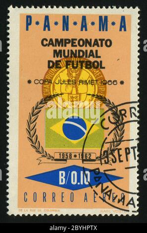 PANAMA - UM 1966: Briefmarke gedruckt von Panama, zeigt brasilianische Flagge, um 1966. Stockfoto