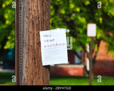 Schwarze Leben Materie Zeichen auf Pole USA Stockfoto