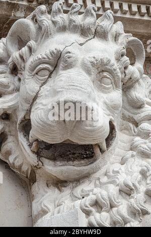 Das antike venezianische Piräus Löwenkopf in der Nähe von Arsenal in Venedig, Italien Stockfoto