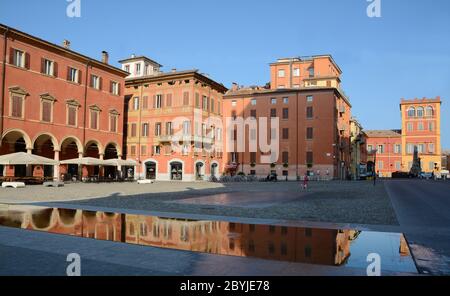 Italien/Modena – 23. Juni 2019: Piazza Roma und Militärakademie in Modena in der Emilia-Romagna. Es ist bekannt für seinen Balsamico-Essig, Oper und Ferra Stockfoto