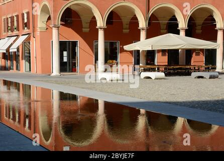 Italien/Modena – 23. Juni 2019: Piazza Roma und Militärakademie in Modena in der Emilia-Romagna. Es ist bekannt für seinen Balsamico-Essig, Oper und Ferra Stockfoto