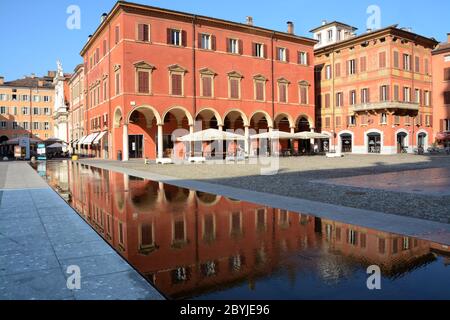 Italien/Modena – 23. Juni 2019: Piazza Roma und Militärakademie in Modena in der Emilia-Romagna. Es ist bekannt für seinen Balsamico-Essig, Oper und Ferra Stockfoto