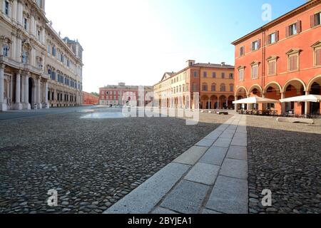 Italien/Modena – 23. Juni 2019: Piazza Roma und Militärakademie in Modena in der Emilia-Romagna. Es ist bekannt für seinen Balsamico-Essig, Oper und Ferra Stockfoto